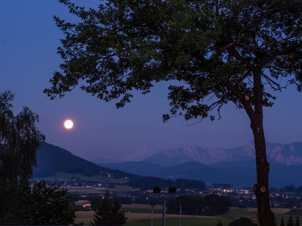 Siri'S Einkehr Hotel Sankt Georgen im Attergau Exterior foto