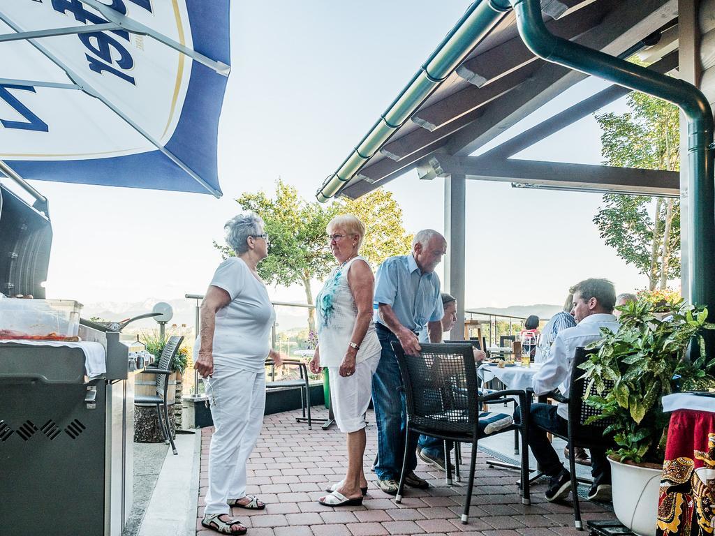 Siri'S Einkehr Hotel Sankt Georgen im Attergau Exterior foto