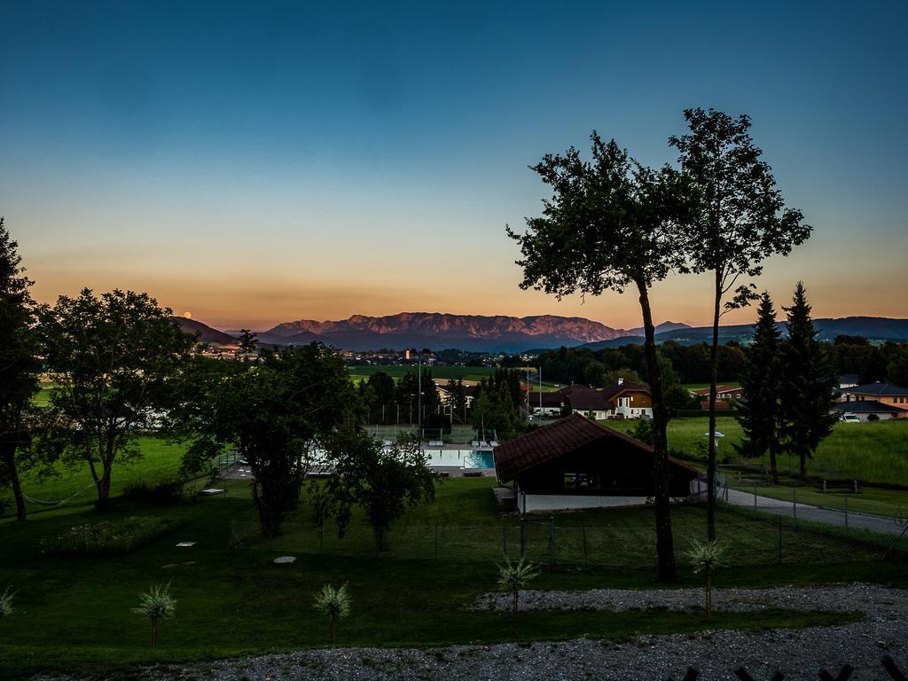 Siri'S Einkehr Hotel Sankt Georgen im Attergau Exterior foto